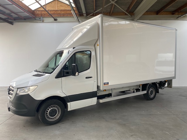 Huurklasse bakwagen met laadlift 20m3 Inqar Dallinga